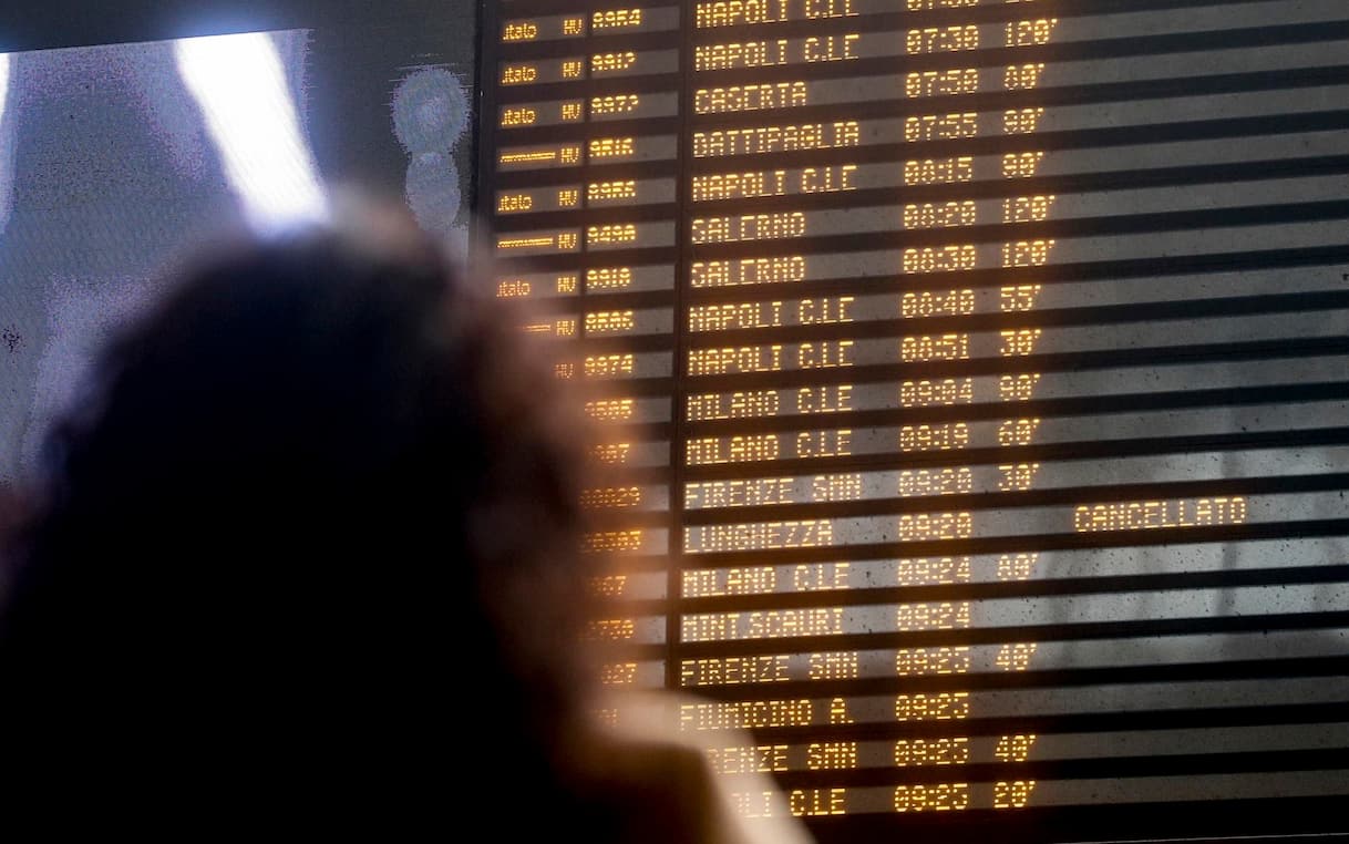 Treni, ritardi su tutta la linea e l